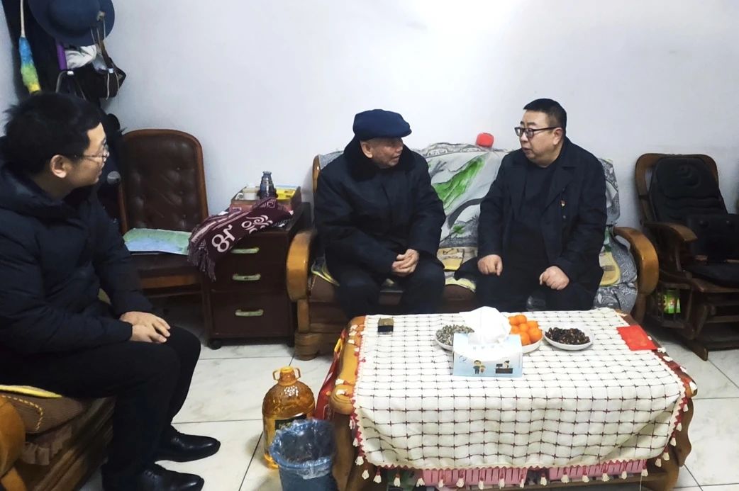省尊龙凯时集团向导班子成员走访慰问生涯难题党员、老党员、老干部 - 尊龙凯时
