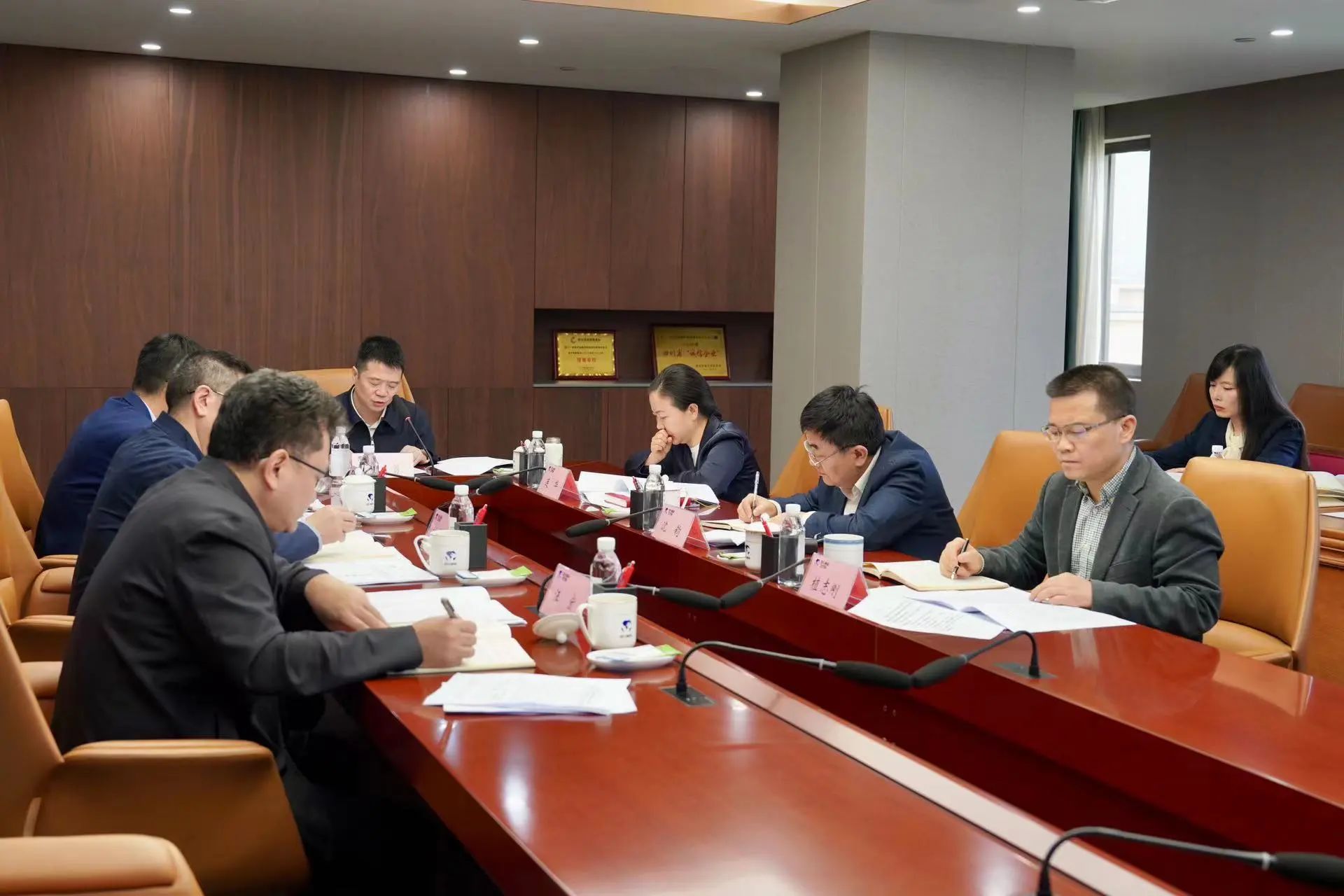 省尊龙凯时集团党委理论学习中心组召开2024年第一次专题学习钻研会 - 尊龙凯时