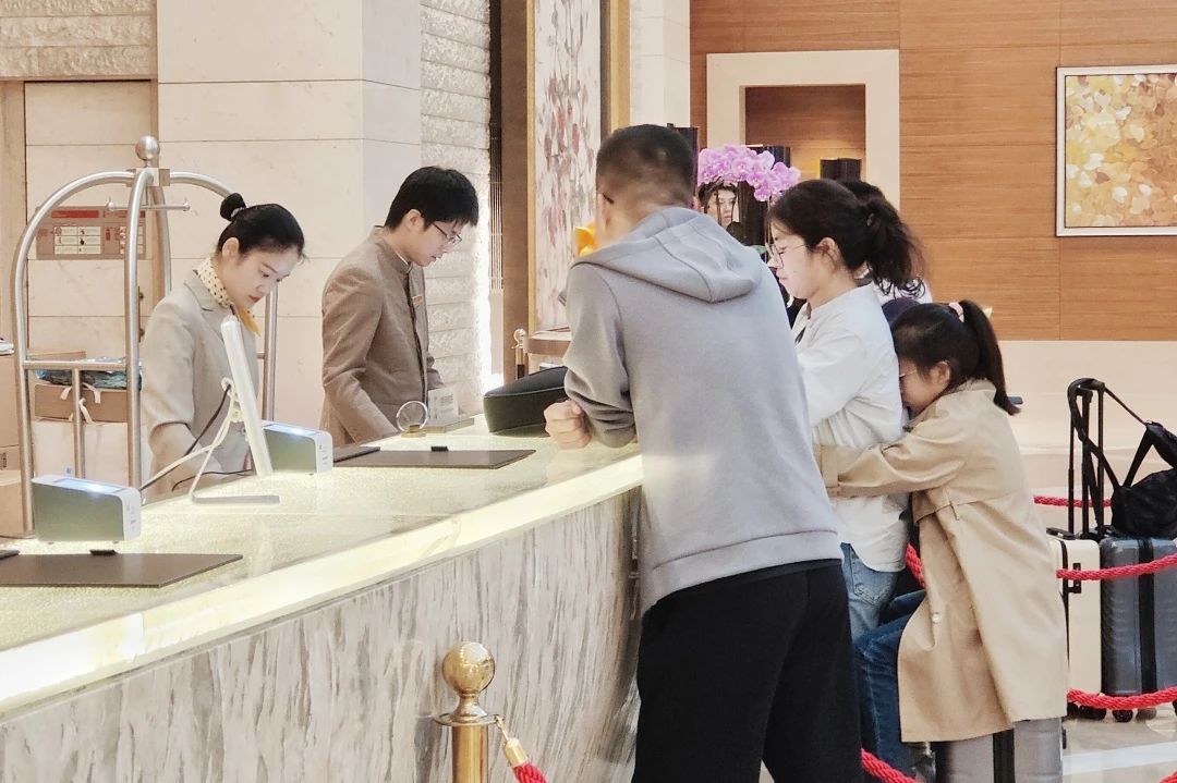 优美旅游 逍遥生涯｜省尊龙凯时集团“五一”假期运营立异高 - 尊龙凯时