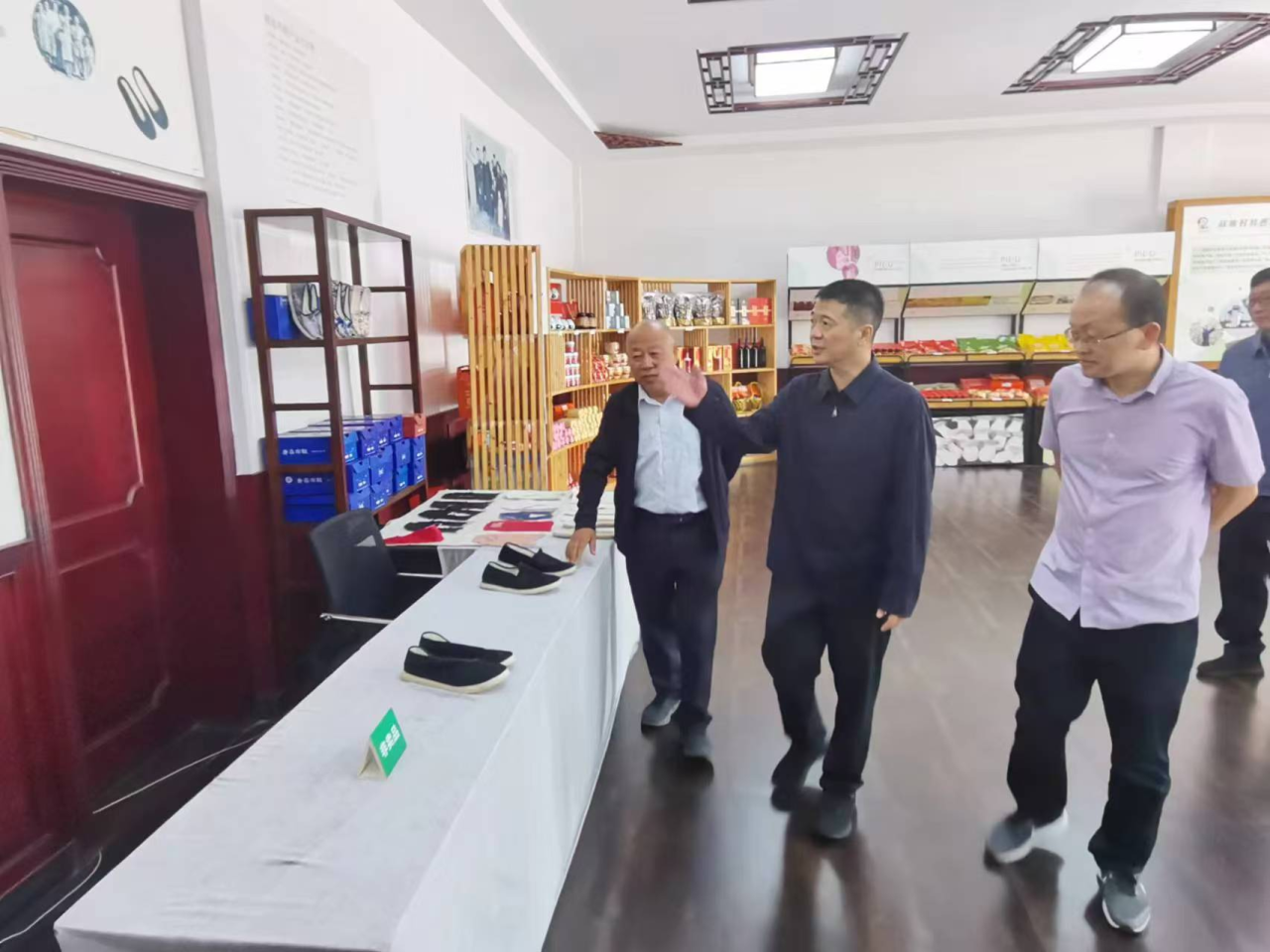 省尊龙凯时集团党委书记、董事长游勇国庆节时代调研督导旗下旅馆谋划及清静生产事情 - 尊龙凯时