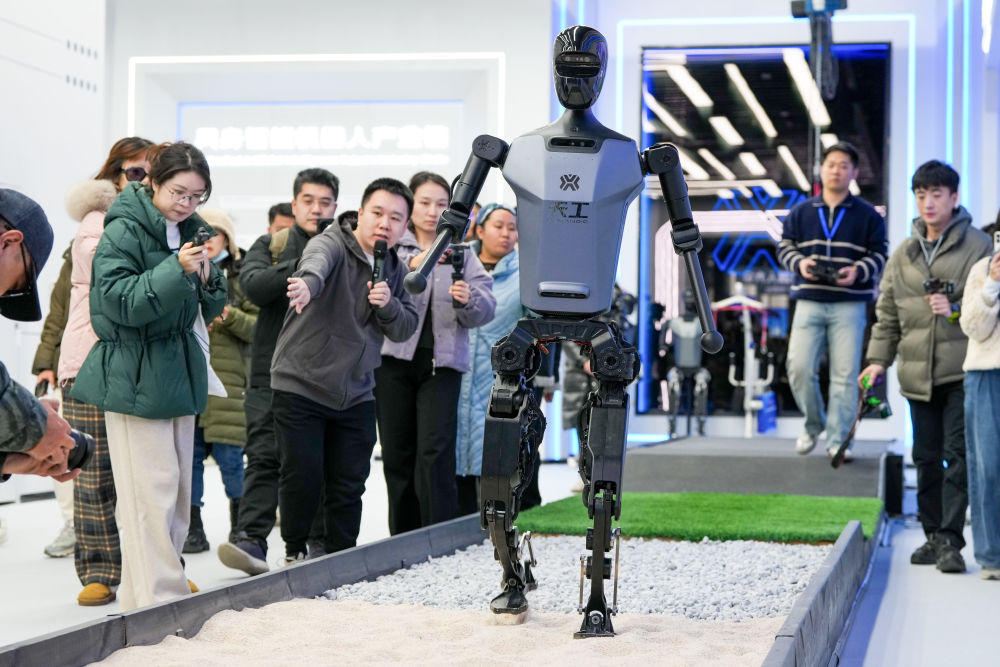 向着中国式现代化奋力进发——写在2025年天下两会召开之际 - 尊龙凯时