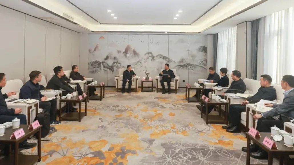 省尊龙凯时集团向导率队赴乐山市座谈交流 - 尊龙凯时